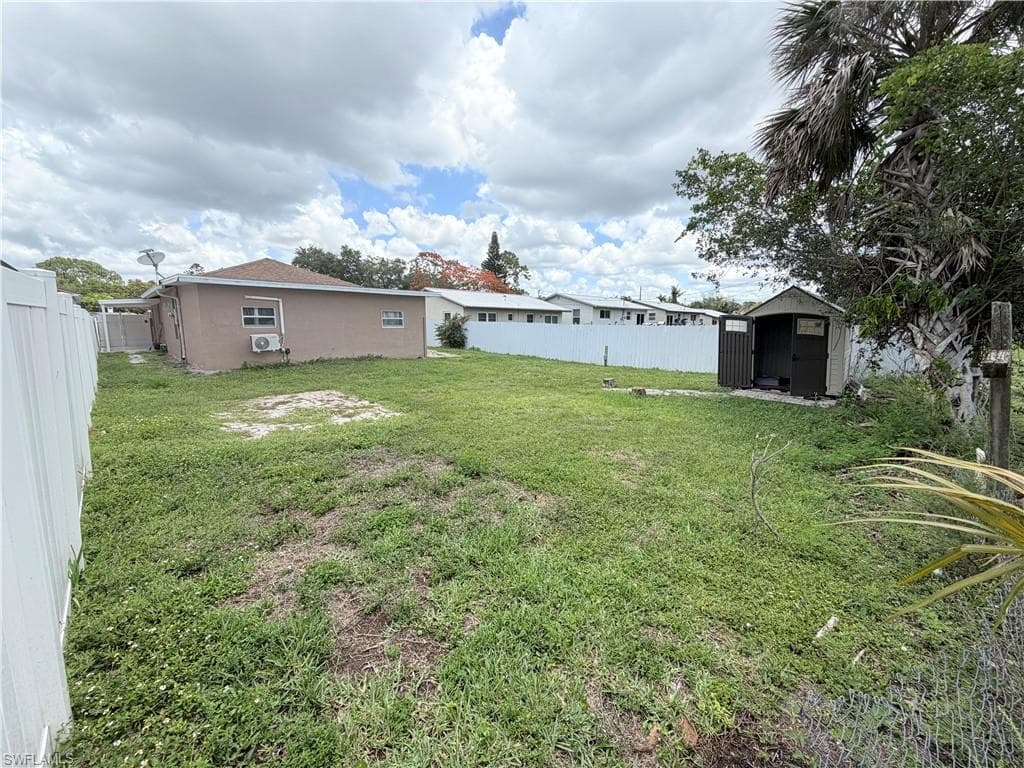 3586 Seagrape AVE-22