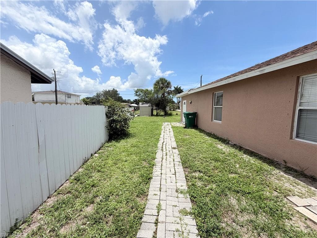 3586 Seagrape AVE-21