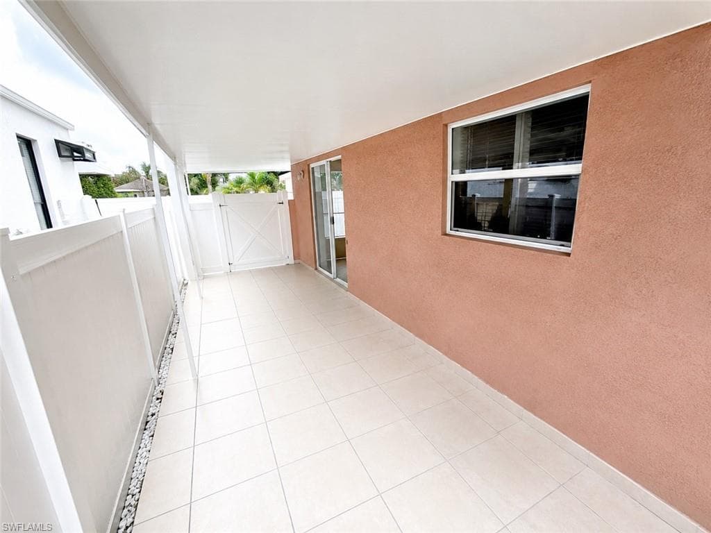 3586 Seagrape AVE-6