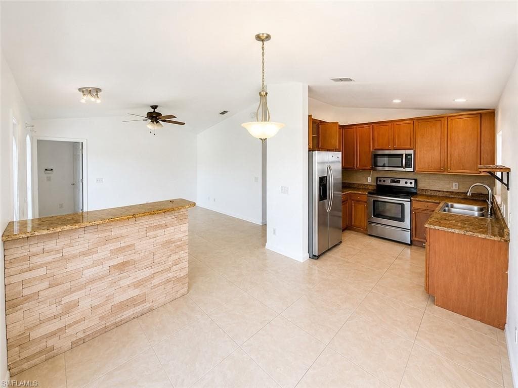 3586 Seagrape AVE-4