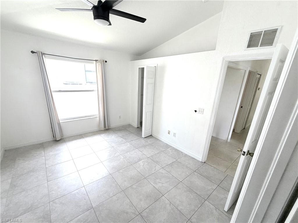 3586 Seagrape AVE-34