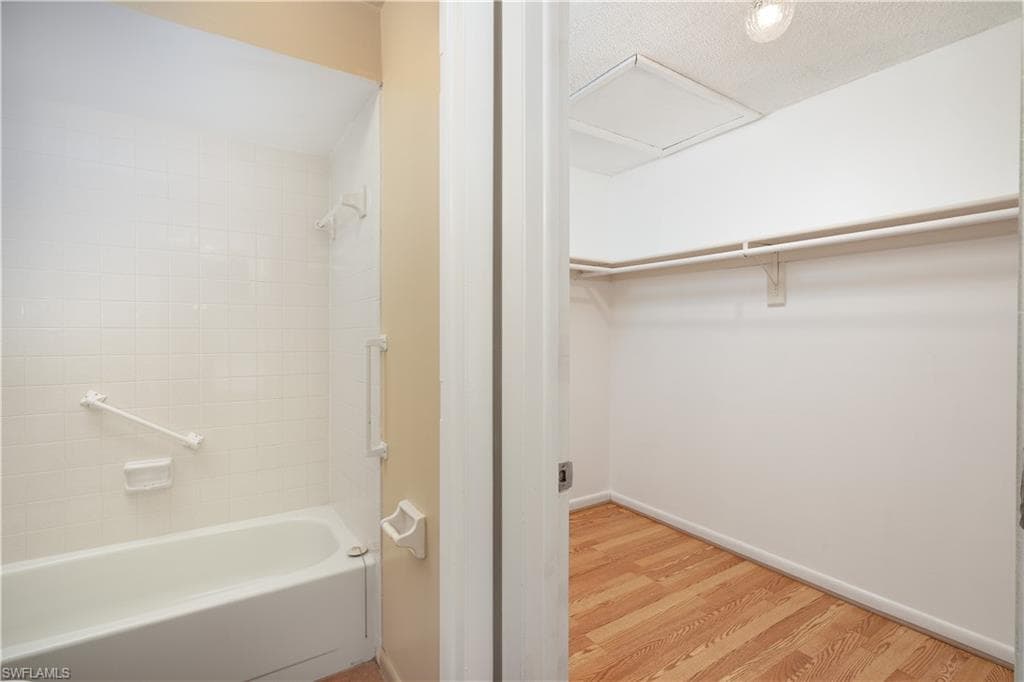 4608 SE 4th PL 6-22