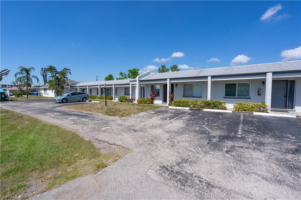 4608 SE 4th PL 6-6