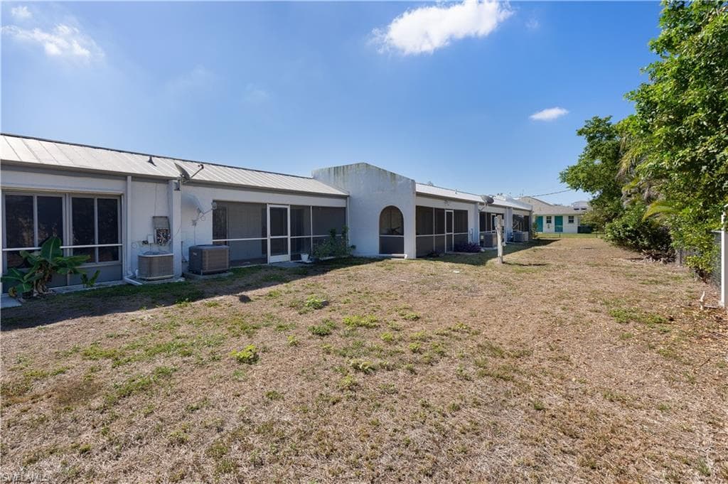 4608 SE 4th PL 6-4