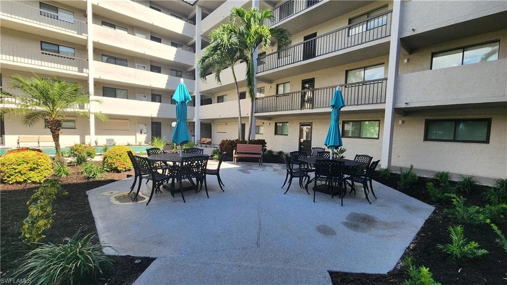 2121 Collier AVE 107-6