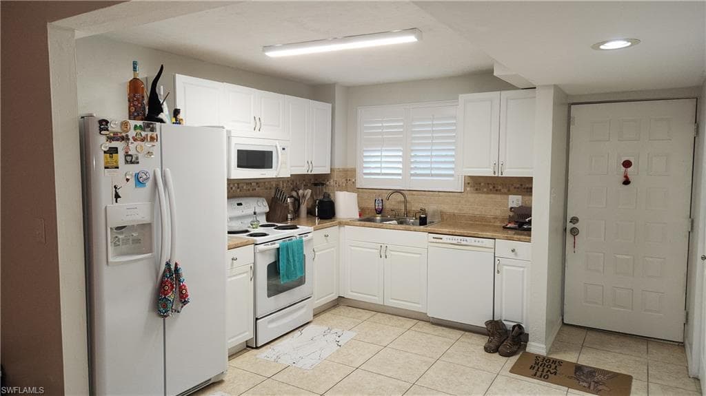 2121 Collier AVE 107-4