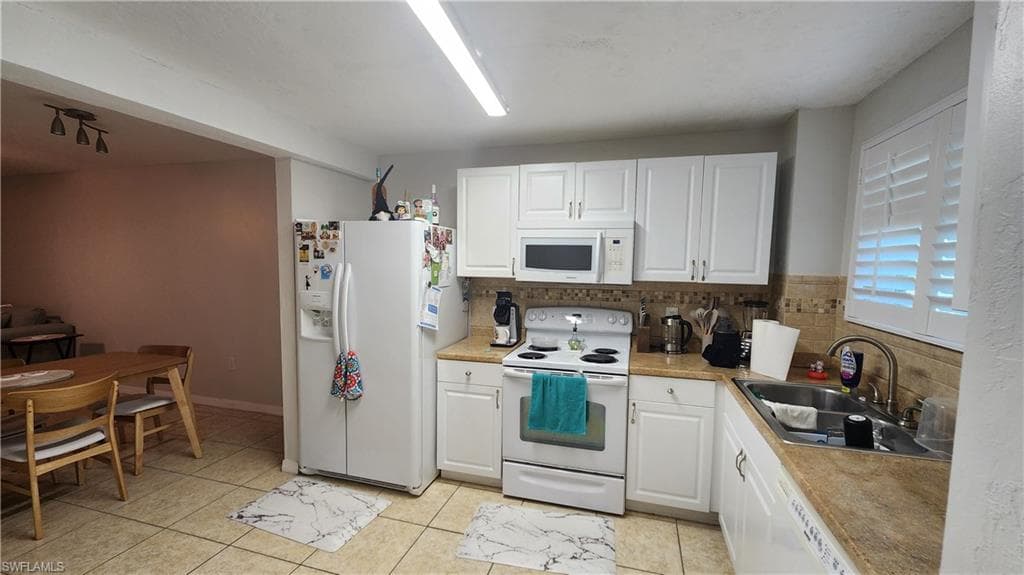 2121 Collier AVE 107-7