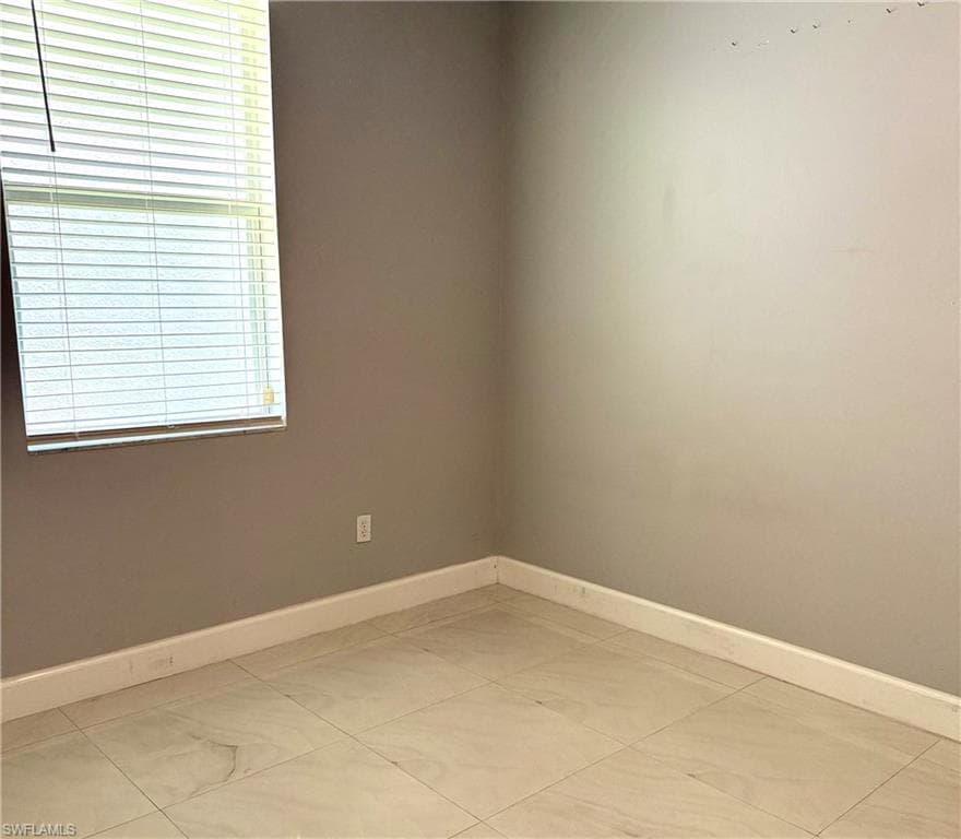 9561 Blue Stone CIR-6