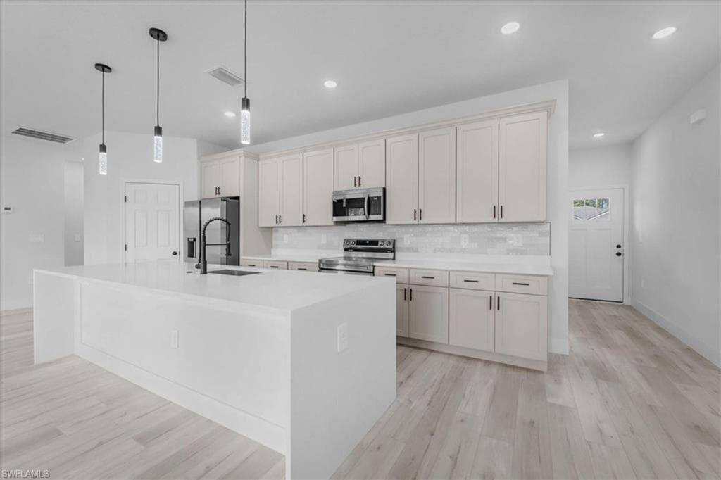 2801 Monza DR-9