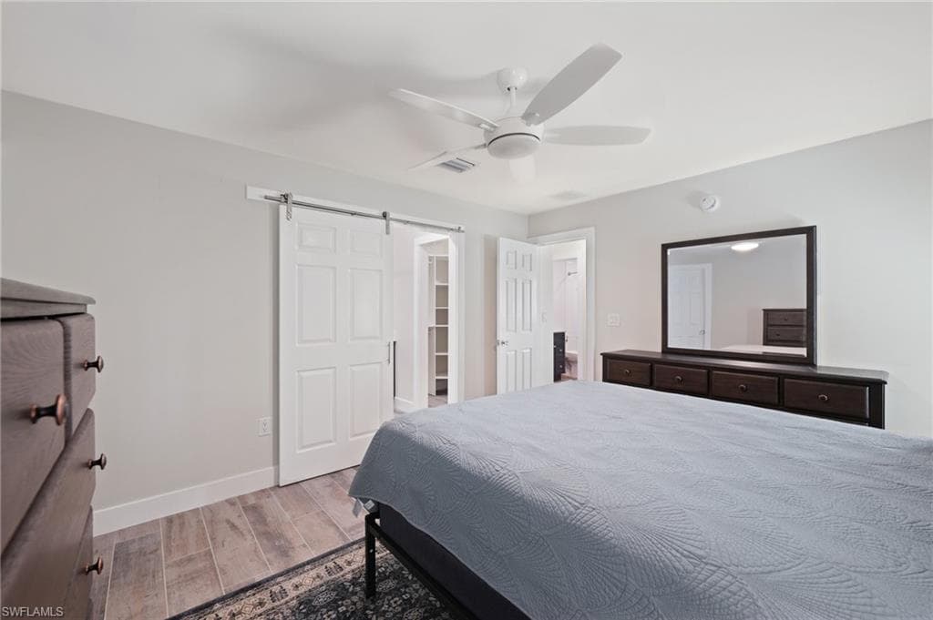 210 Hibiscus DR-18
