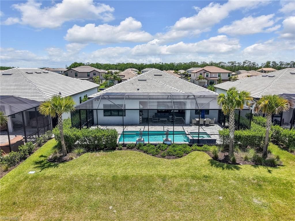 21064 Hallandale DR-26