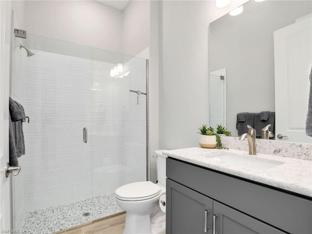 21064 Hallandale DR-16