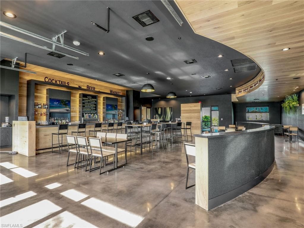 21064 Hallandale DR-37