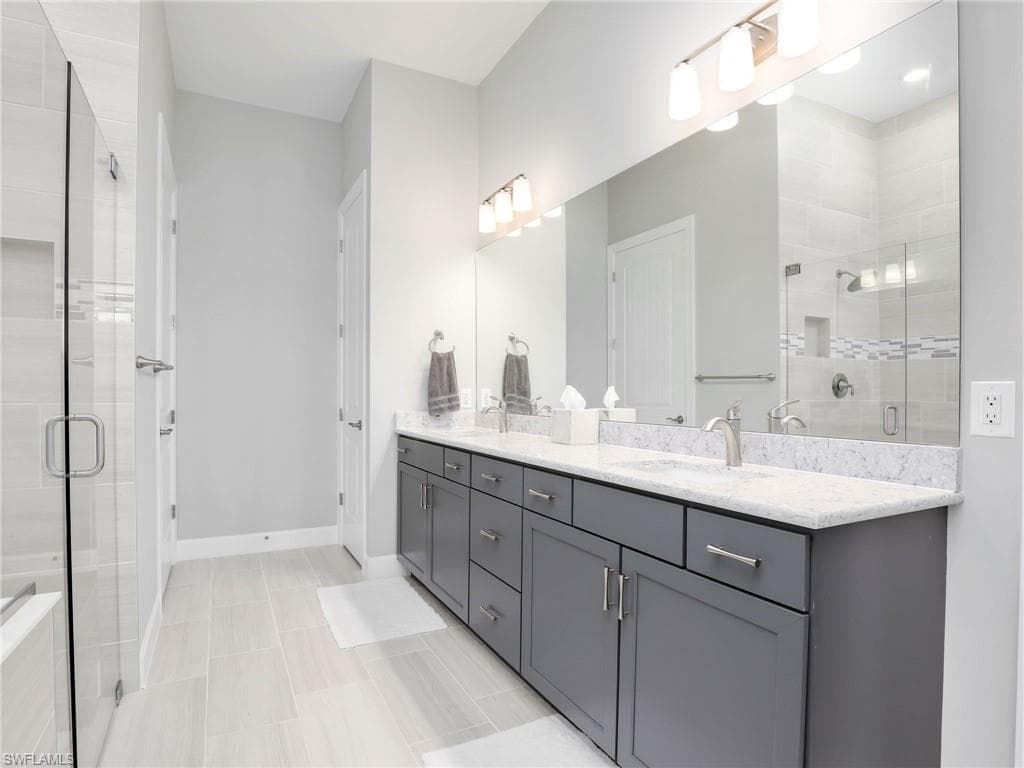 21064 Hallandale DR-13