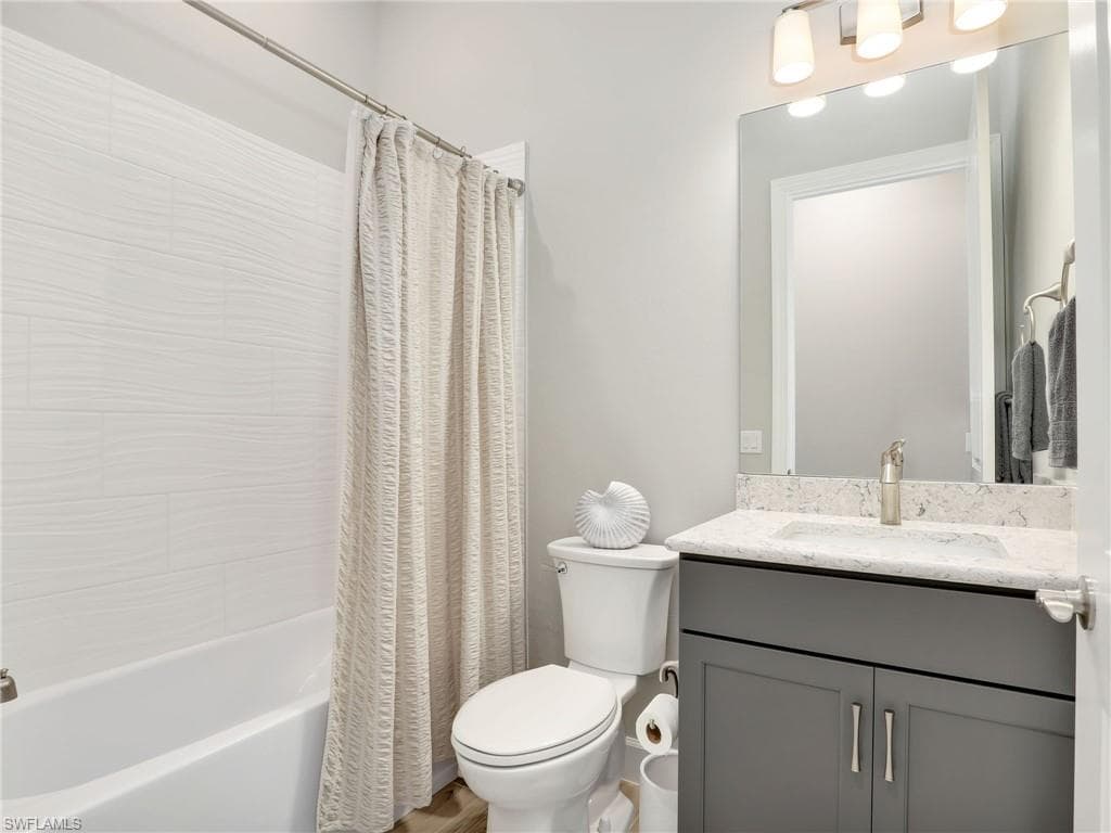 21064 Hallandale DR-18