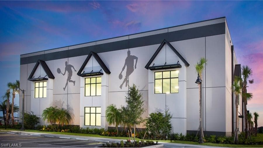 21064 Hallandale DR-39
