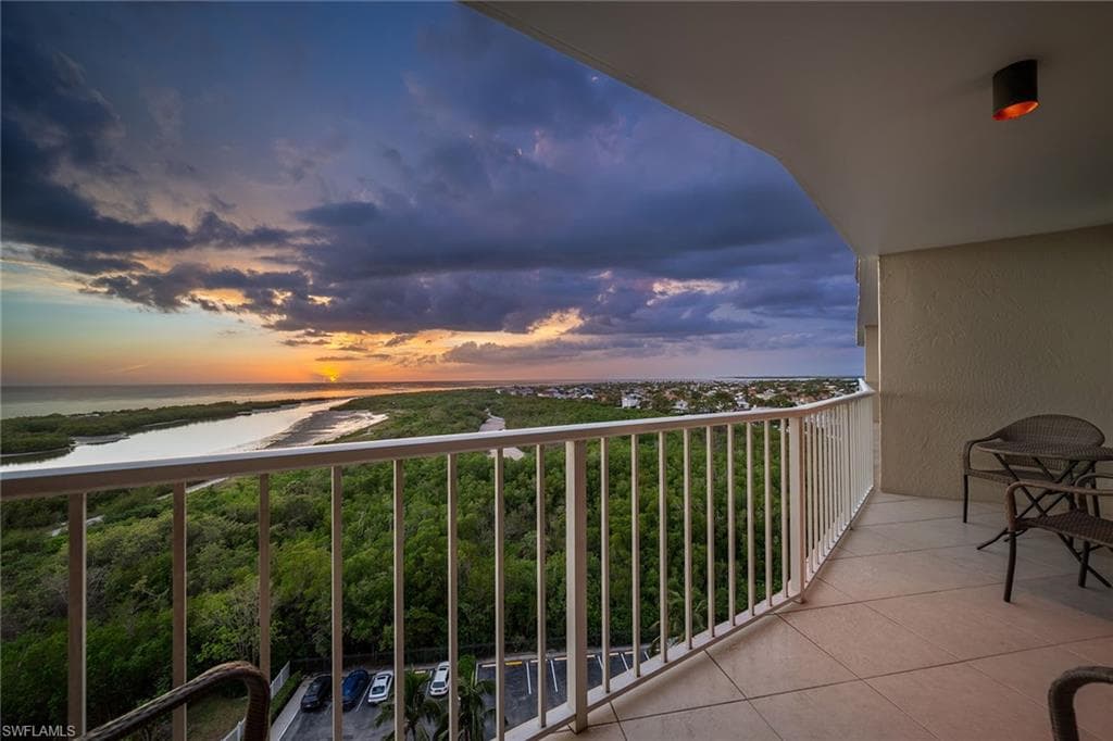 440 Seaview CT 1201-4