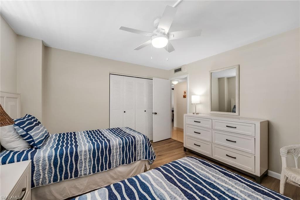 440 Seaview CT 1201-20