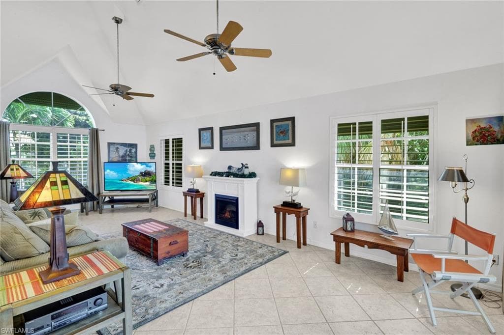 9007 Mockingbird DR-22