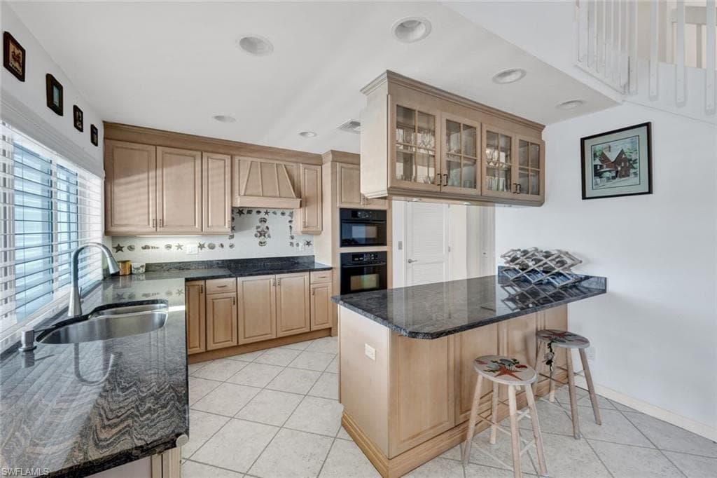 9007 Mockingbird DR-26
