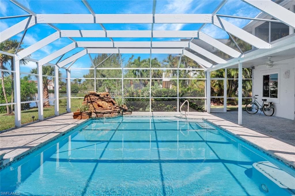 9007 Mockingbird DR-8