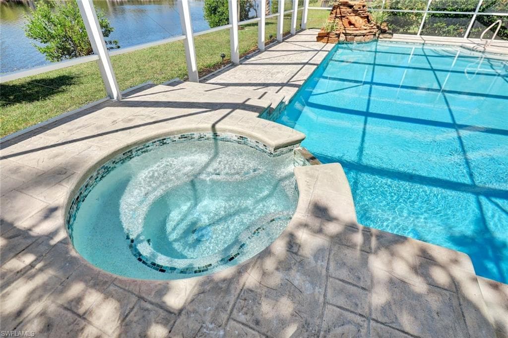 9007 Mockingbird DR-10
