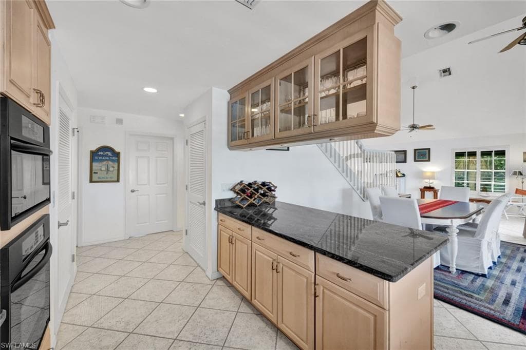 9007 Mockingbird DR-28