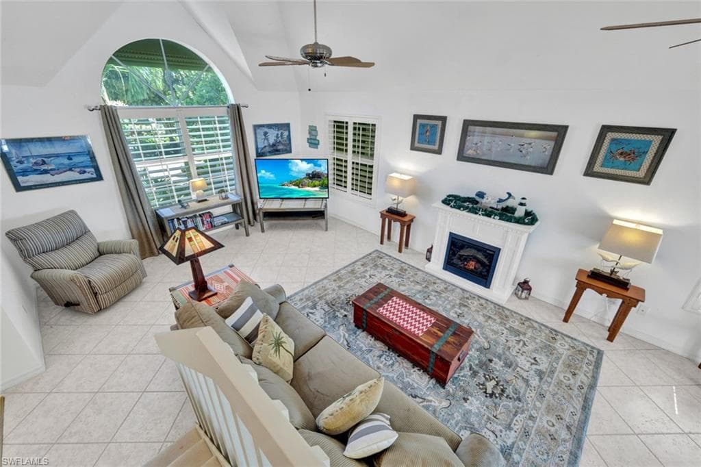 9007 Mockingbird DR-20