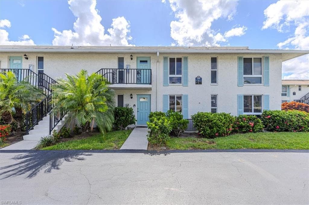 215 Palm DR 215-1-0