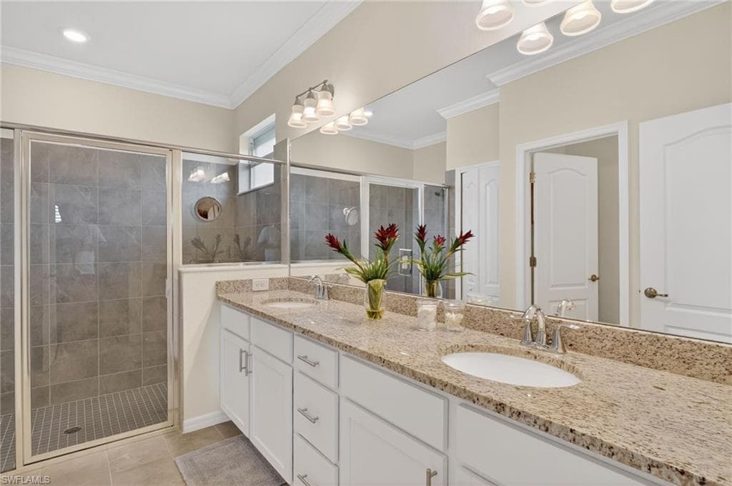 4386 Bluegrass DR-22