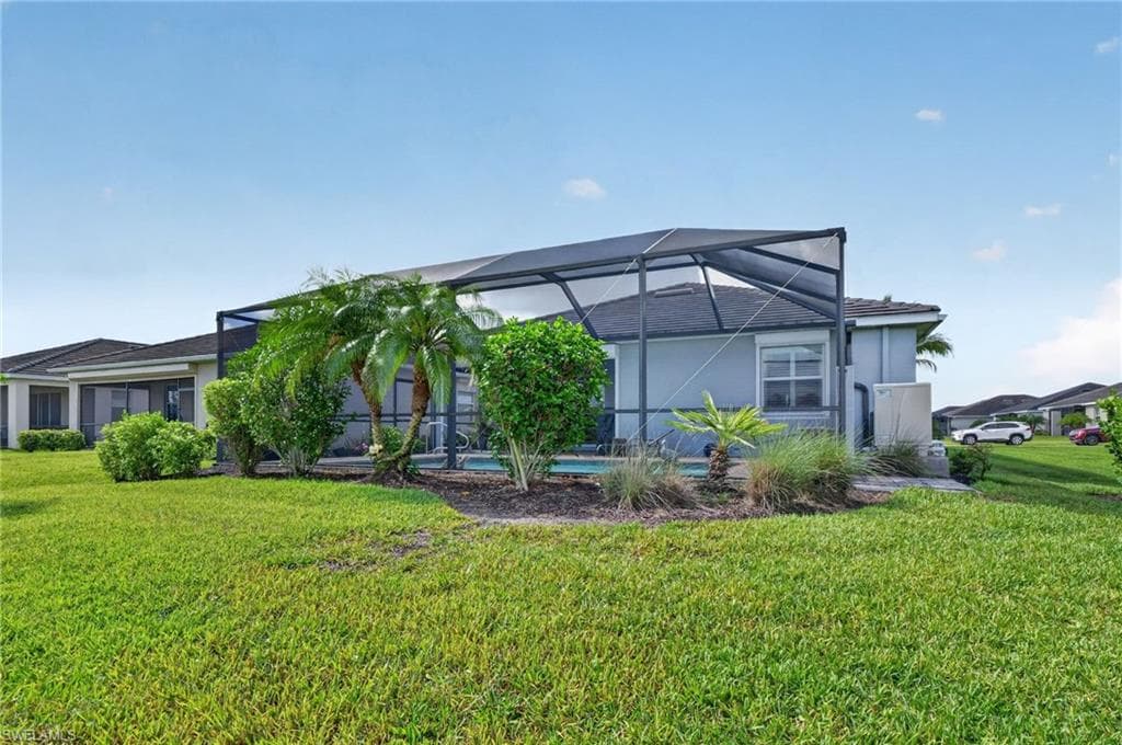 4386 Bluegrass DR-35