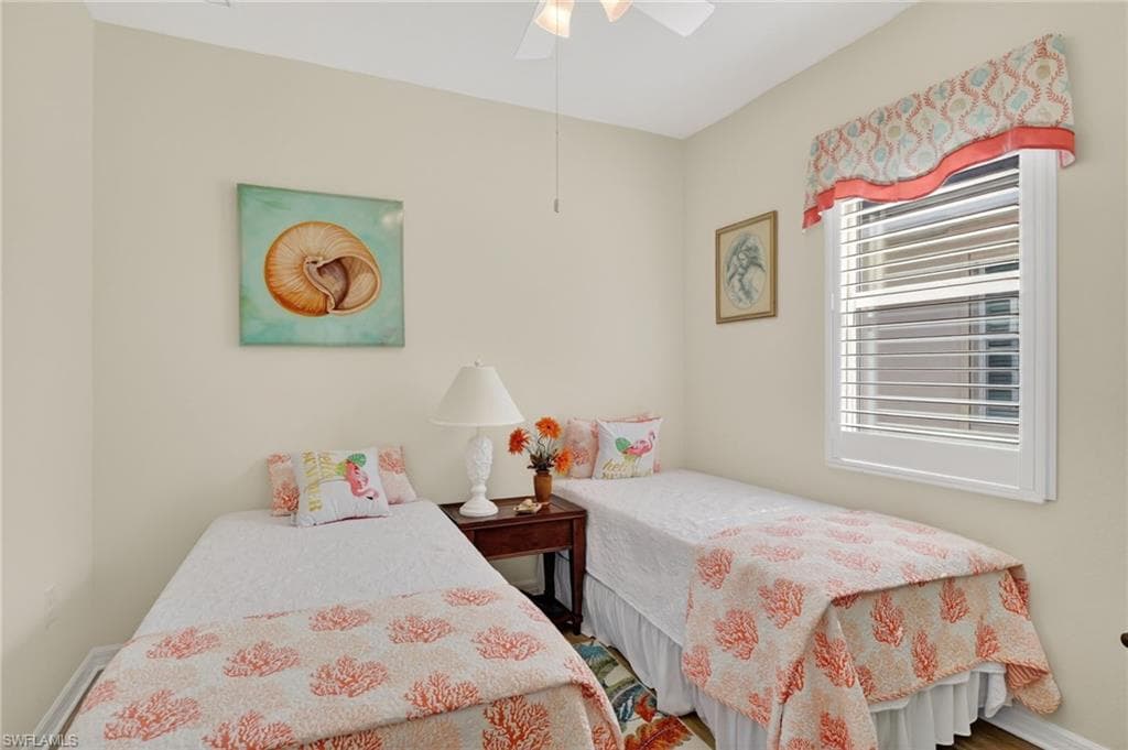 4386 Bluegrass DR-27