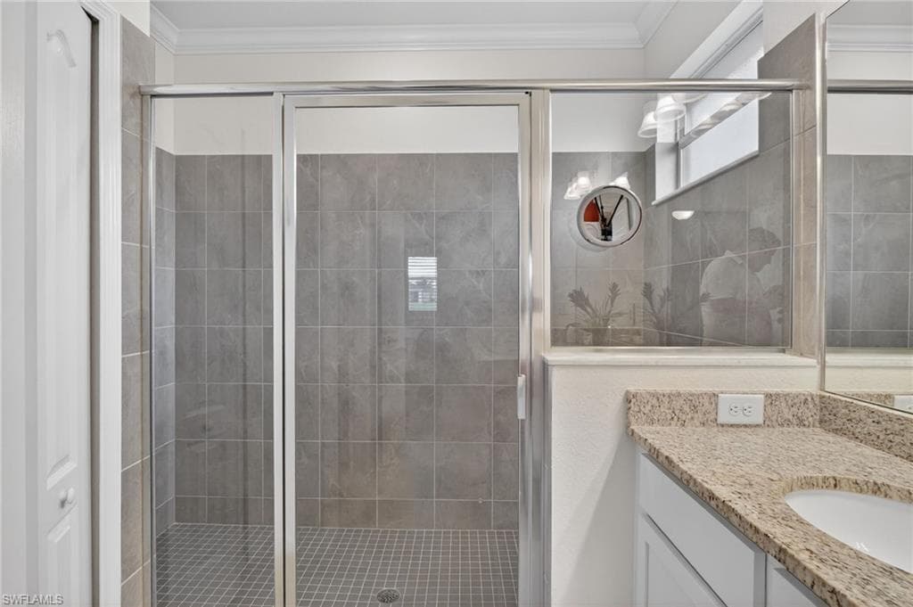 4386 Bluegrass DR-23