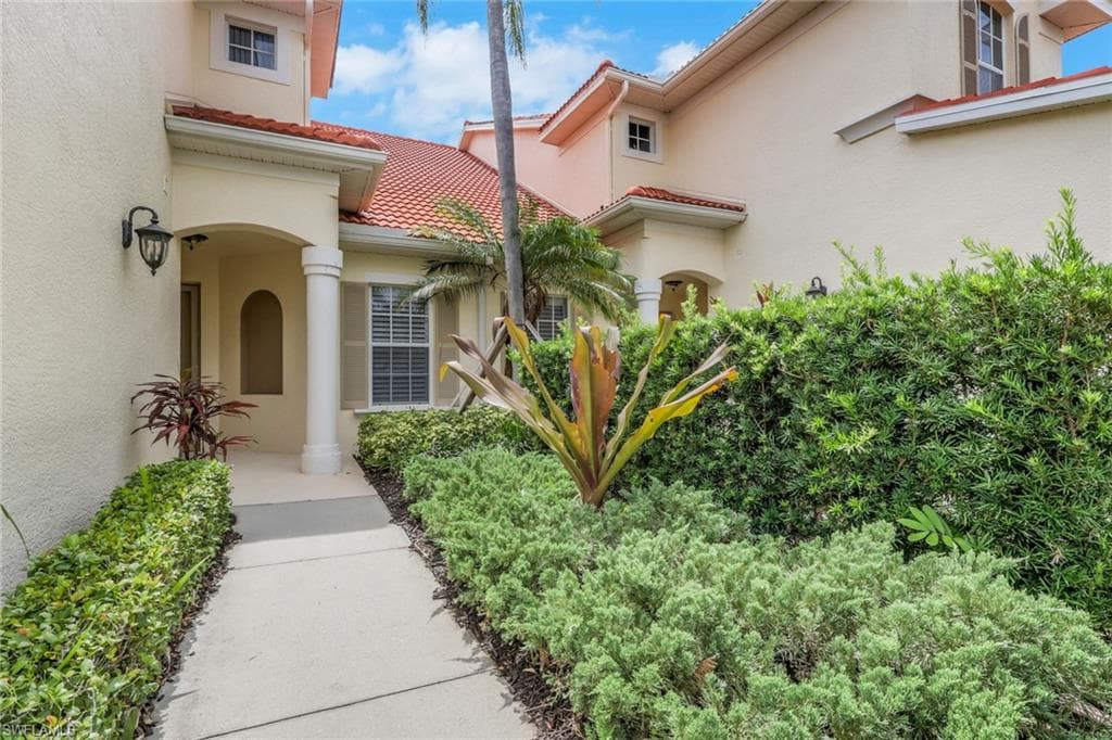 4660 WINGED FOOT CT 102-2