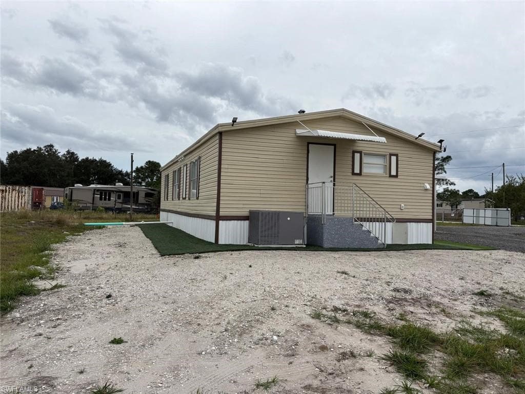 555 Palomino ST-4