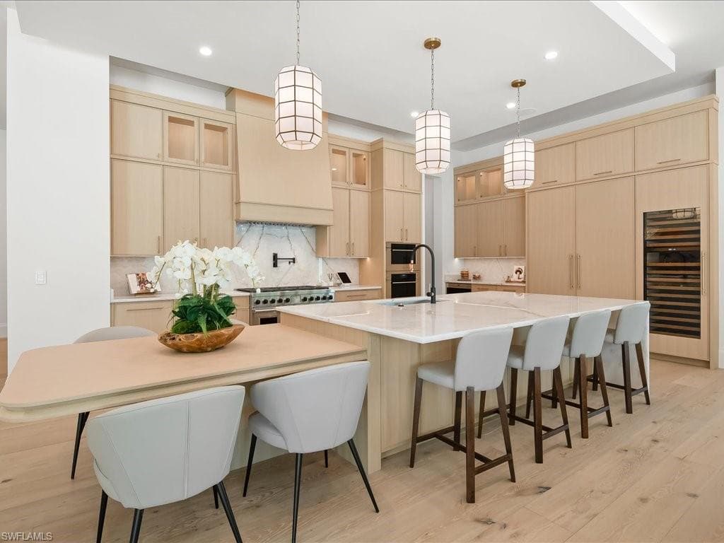500 Ridge DR-23