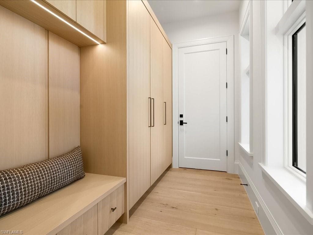 500 Ridge DR-42
