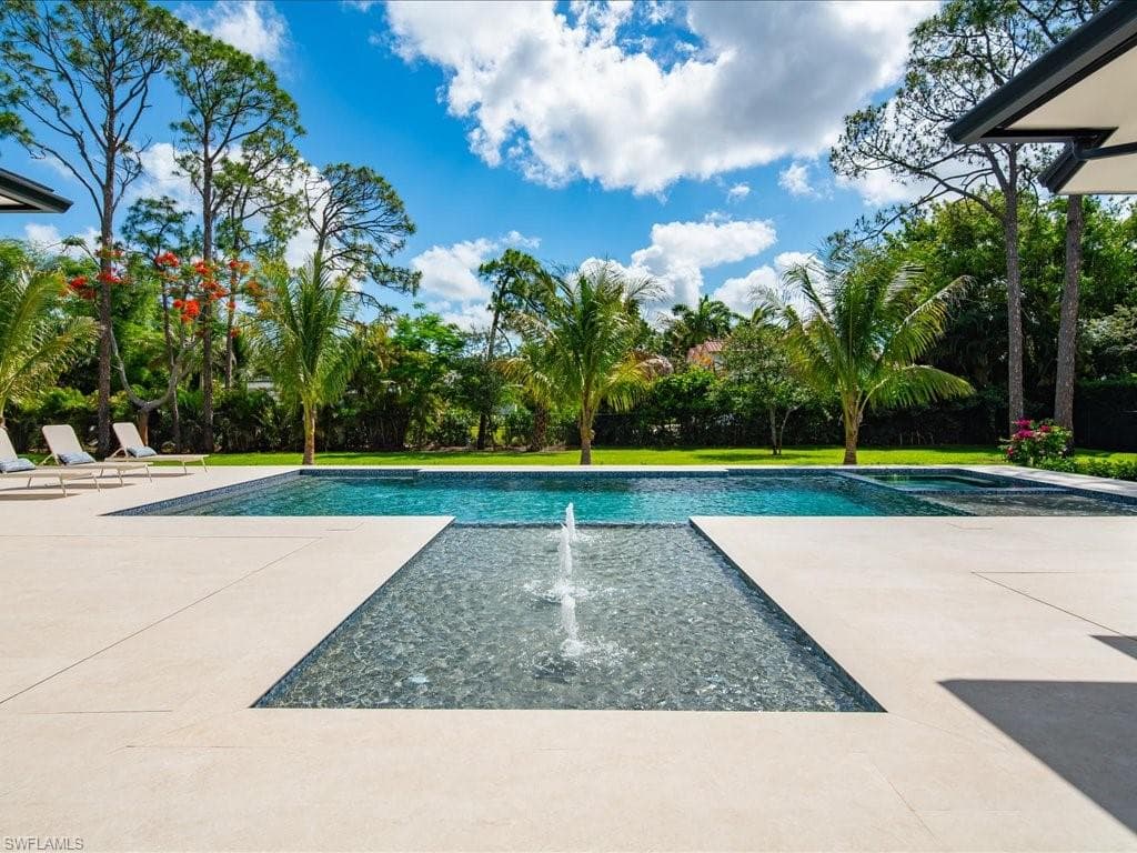 500 Ridge DR-43