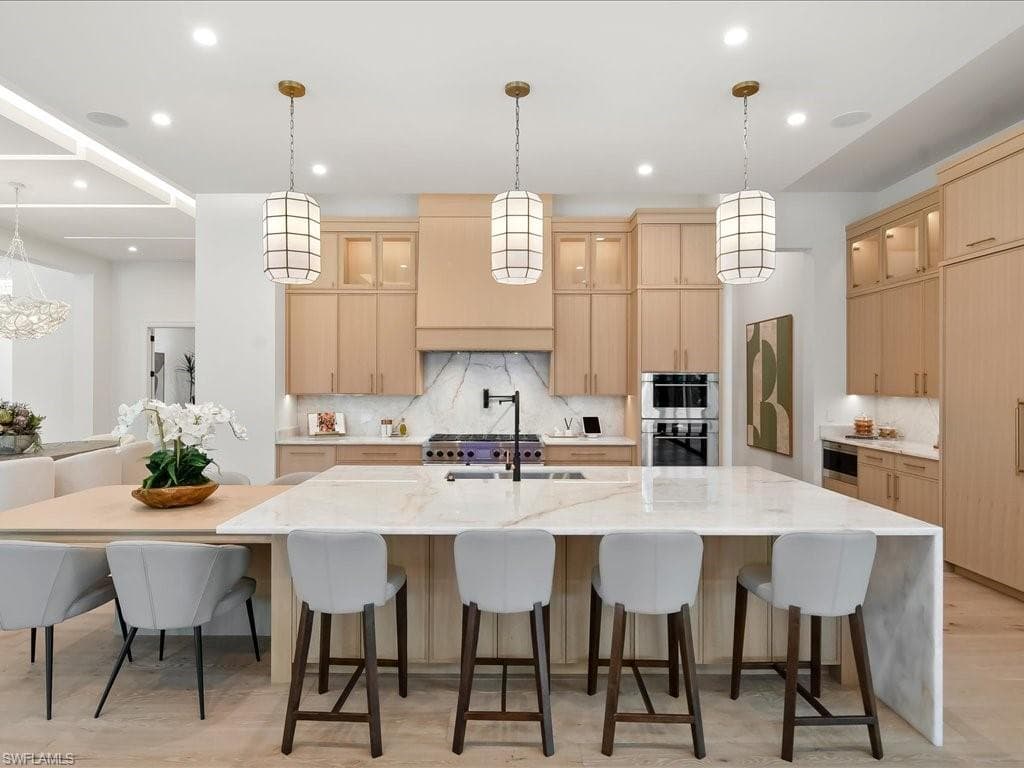 500 Ridge DR-24