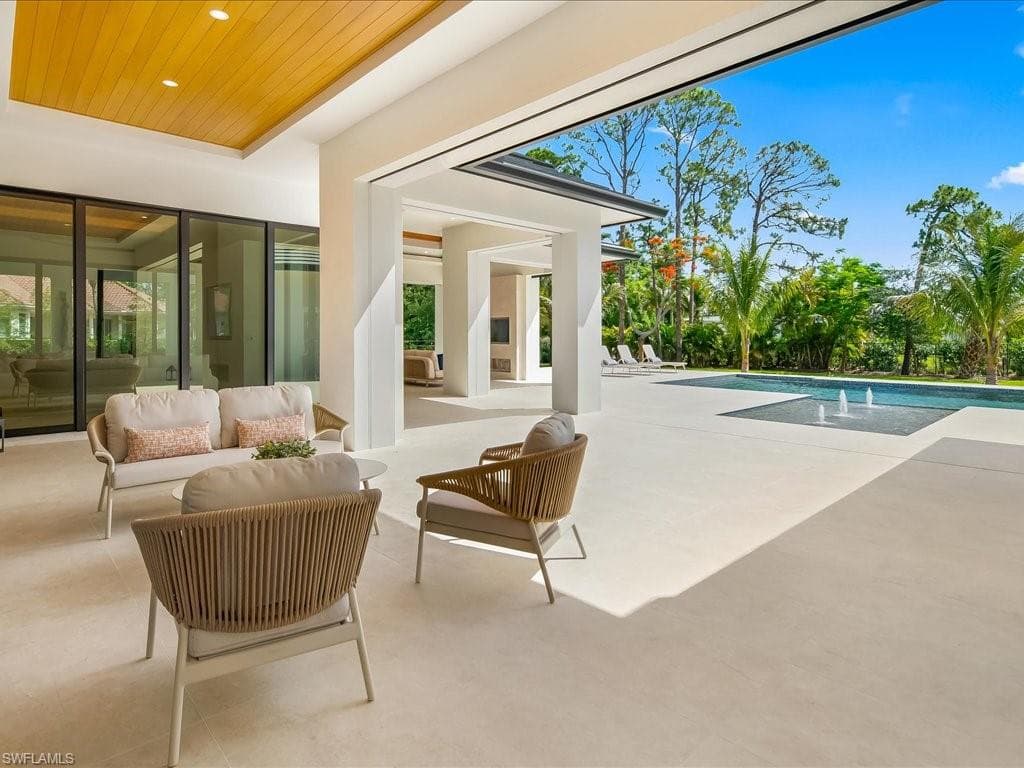 500 Ridge DR-44