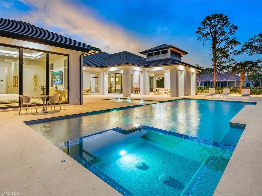 500 Ridge DR-4
