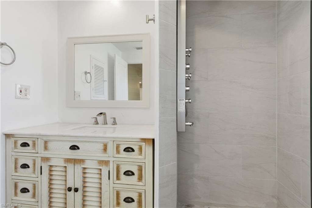 4425 N Canal CIR-9