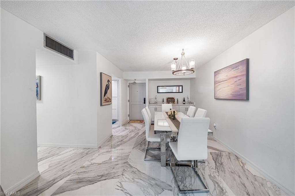 320 Seaview CT 1207-12