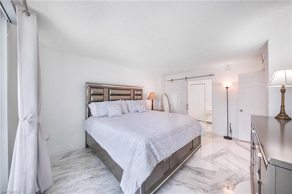 320 Seaview CT 1207-15