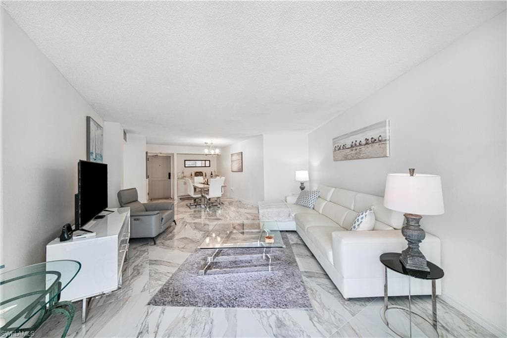 320 Seaview CT 1207-6