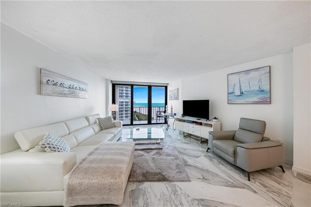 320 Seaview CT 1207-2