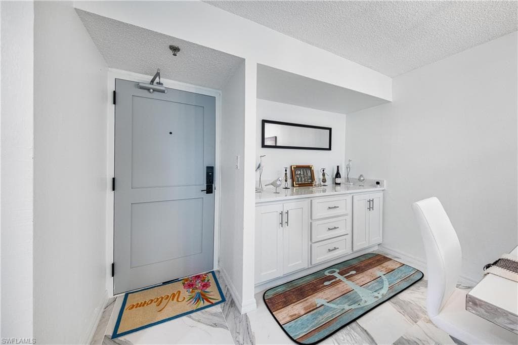 320 Seaview CT 1207-23