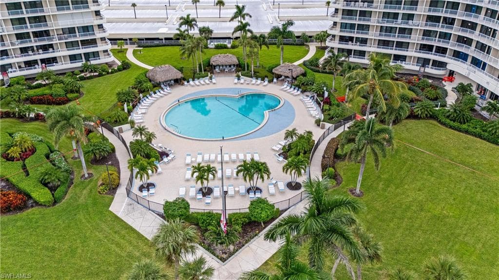 320 Seaview CT 1207-33