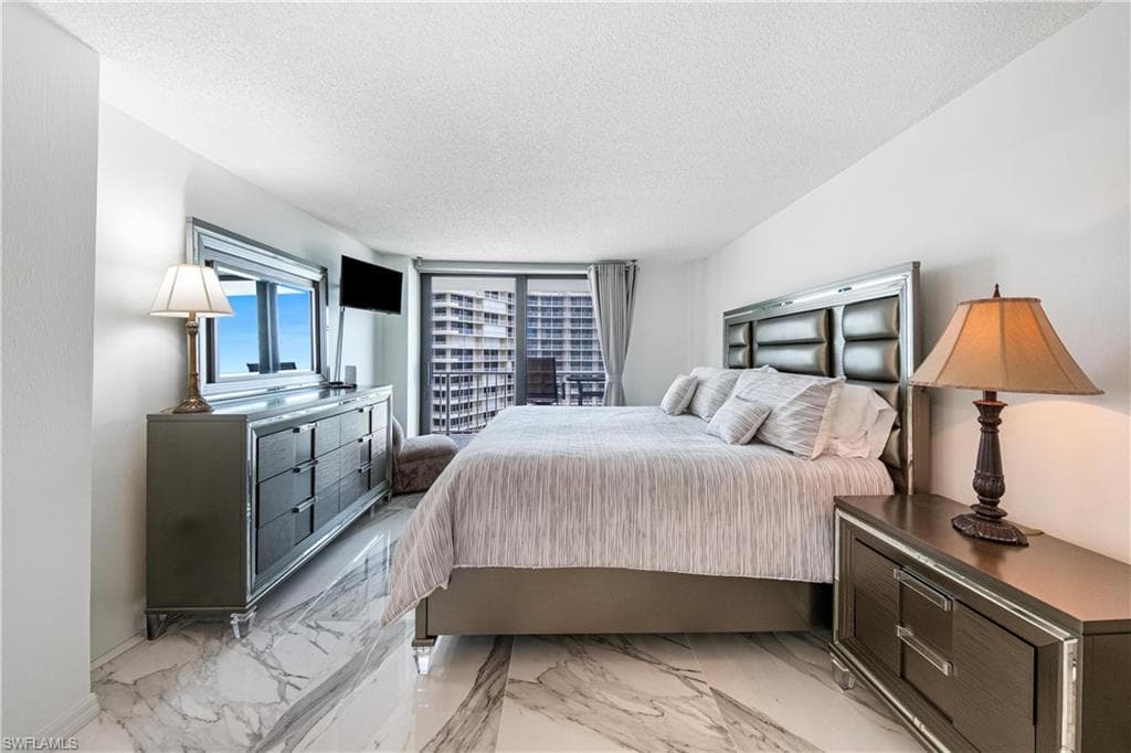 320 Seaview CT 1207-13