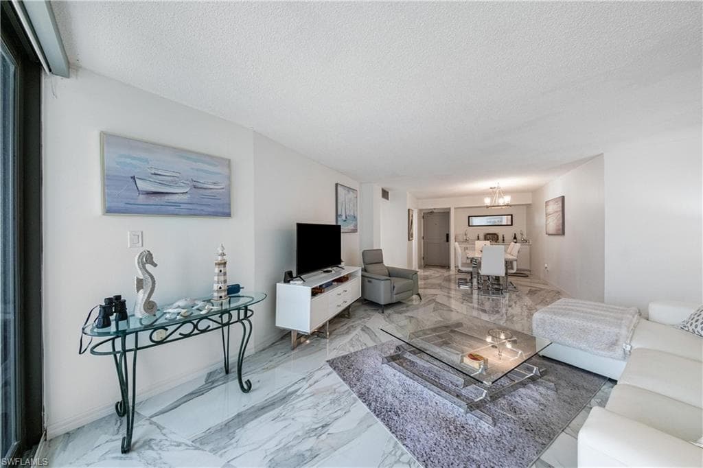 320 Seaview CT 1207-20